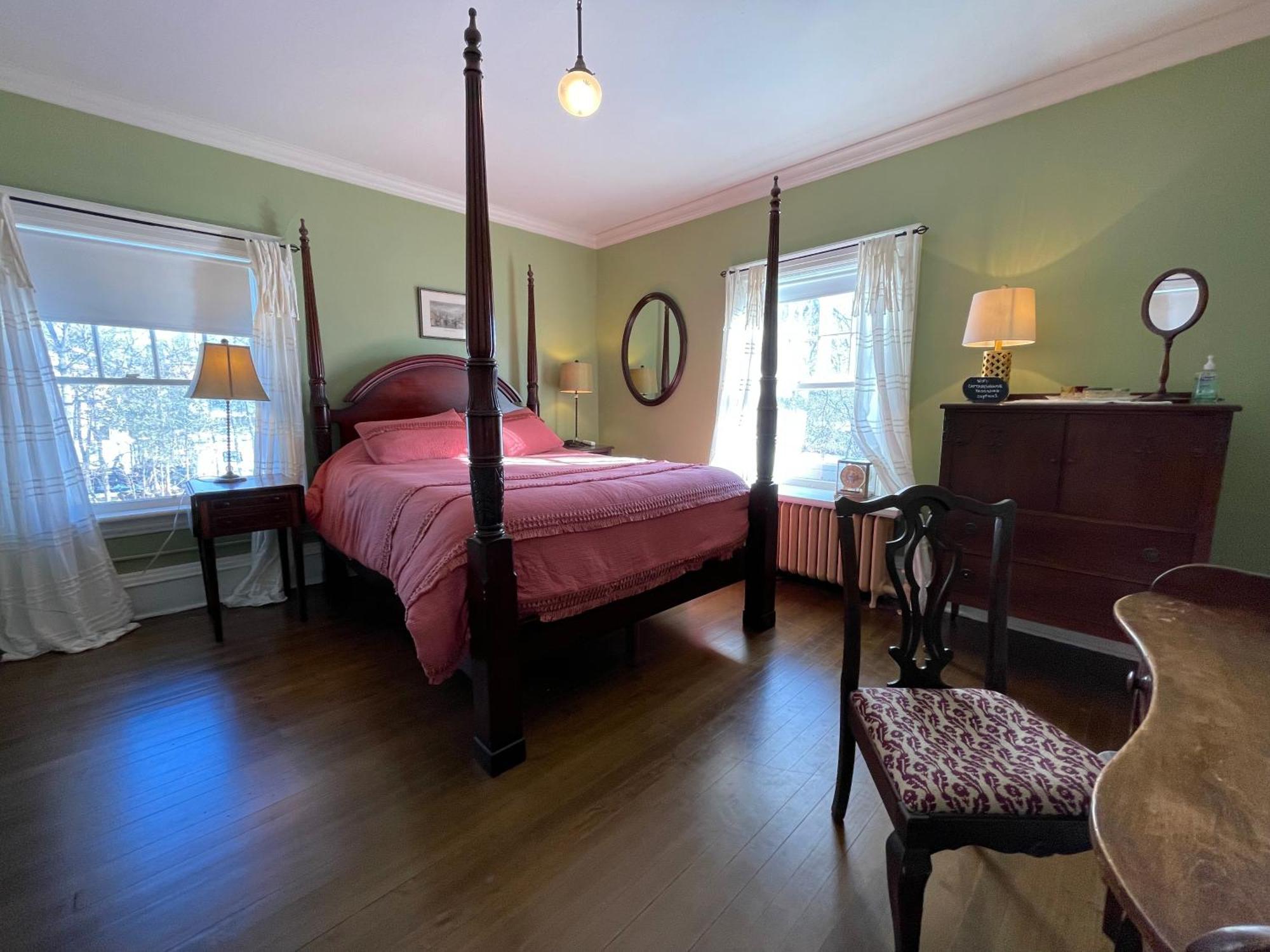The Captain'S House Heritage Bed & Breakfast Midland Exterior photo